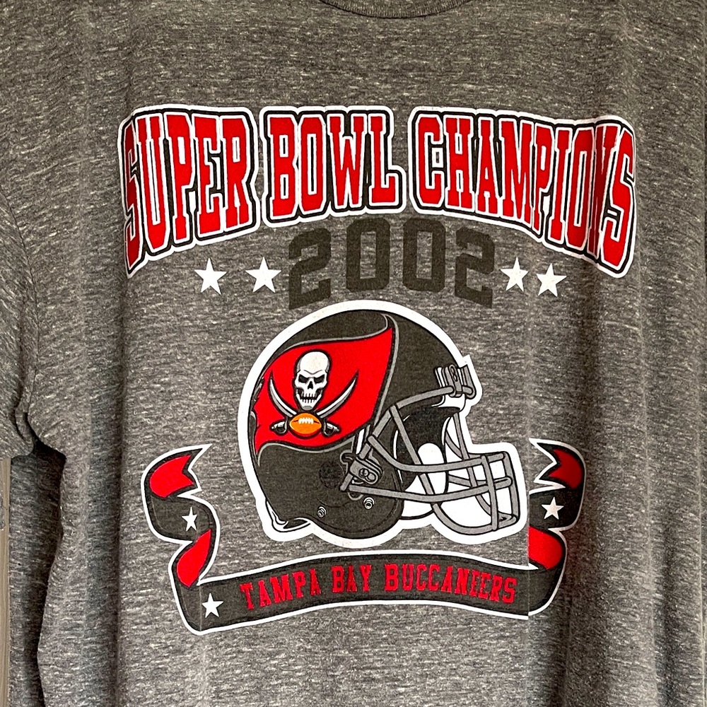 Commemorative Tampa Bay Buccaneers T-Shirt